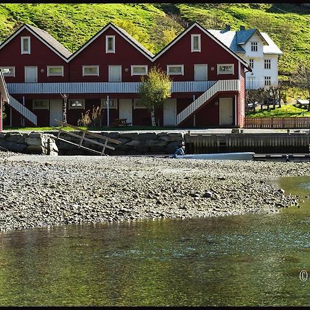 Grandane Feriehus Strangfjordens エクステリア 写真