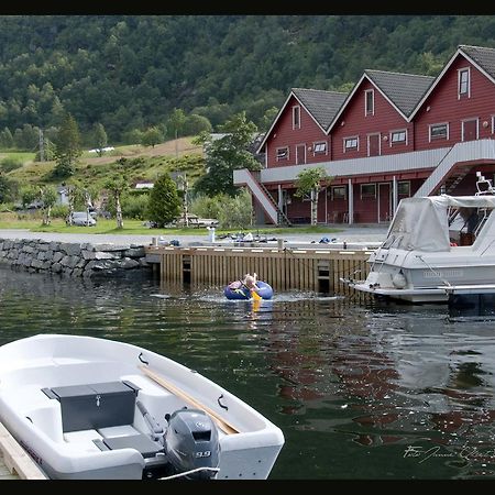 Grandane Feriehus Strangfjordens エクステリア 写真