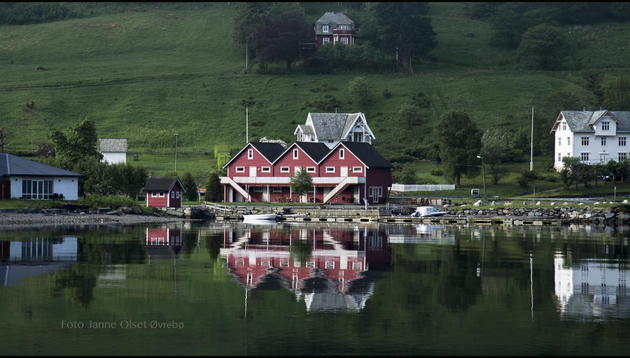 Grandane Feriehus Strangfjordens エクステリア 写真