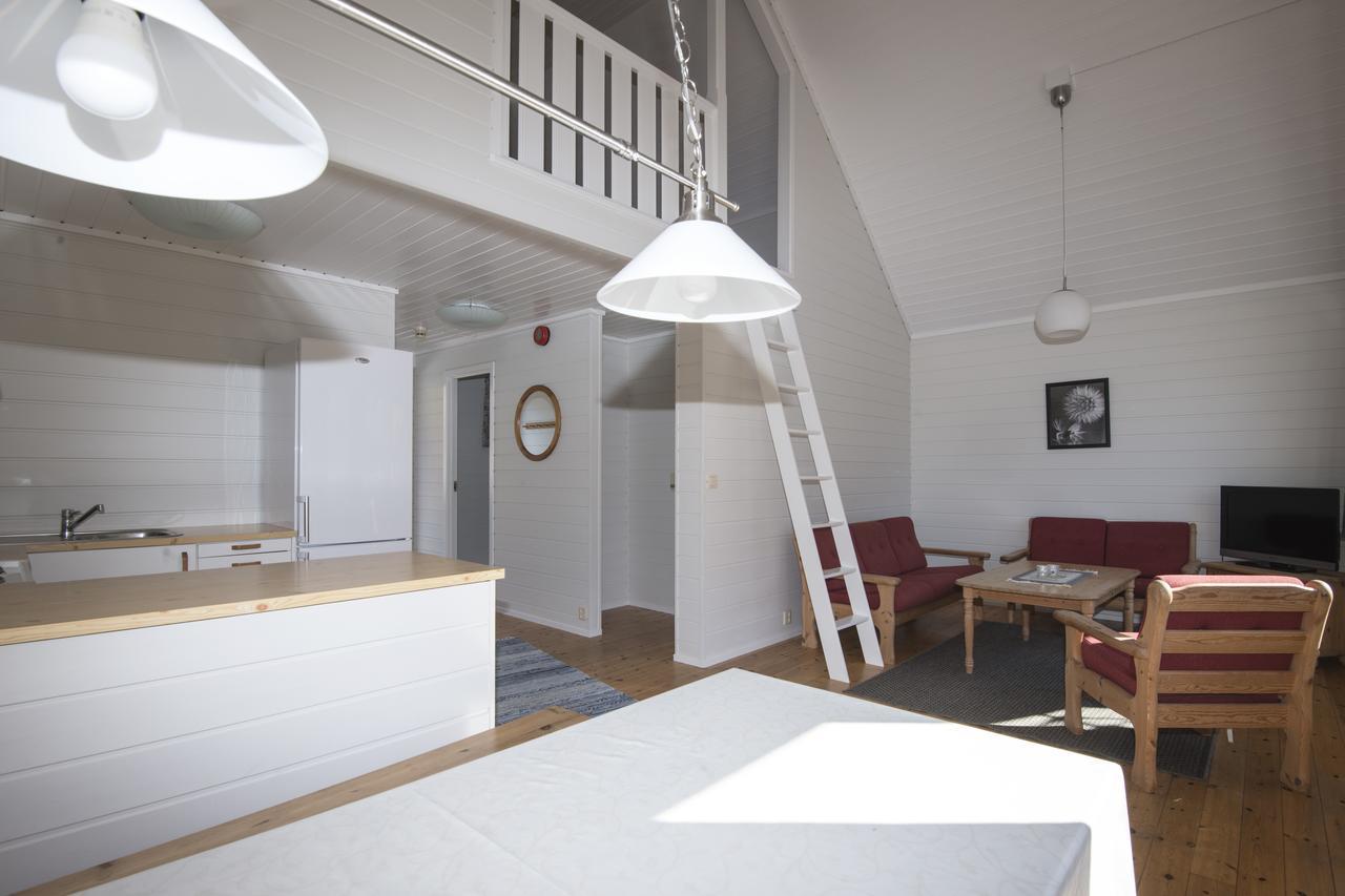 Grandane Feriehus Strangfjordens エクステリア 写真