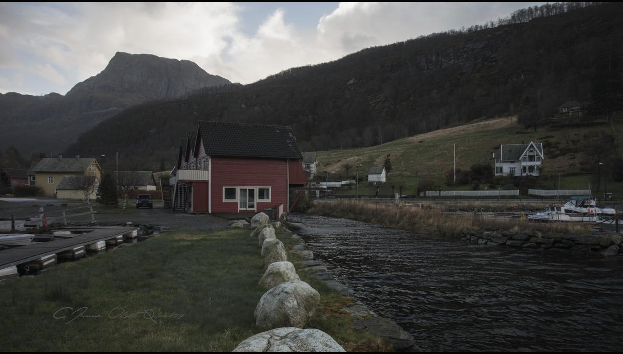 Grandane Feriehus Strangfjordens エクステリア 写真