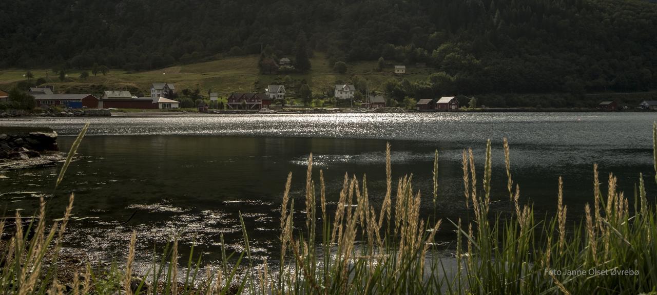 Grandane Feriehus Strangfjordens エクステリア 写真